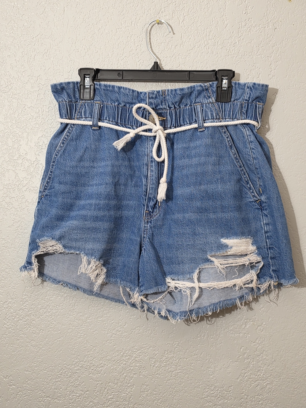 American Eagle Medium Wash Distressed Paperbag Mom Shorts Womens 12 High Rise